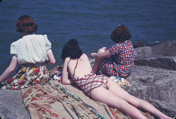 A Look at the Iconic Swimwear Styles of Chicago Women in the 1940s