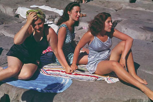 A Look at the Iconic Swimwear Styles of Chicago Women in the 1940s
