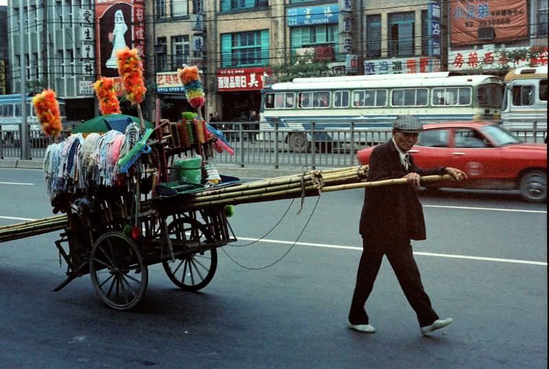 Exploring the Daily Life of 1970s Taipei Through Fascinating Vintage Photos