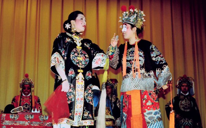 Exploring the Daily Life of 1970s Taipei Through Fascinating Vintage Photos