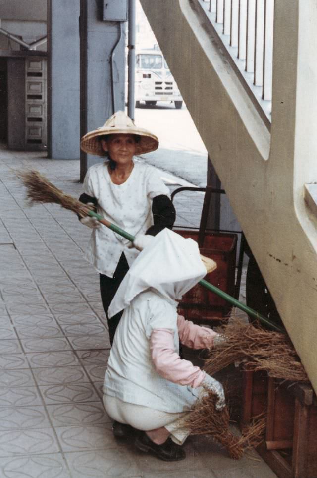 Exploring the Daily Life of 1970s Taipei Through Fascinating Vintage Photos