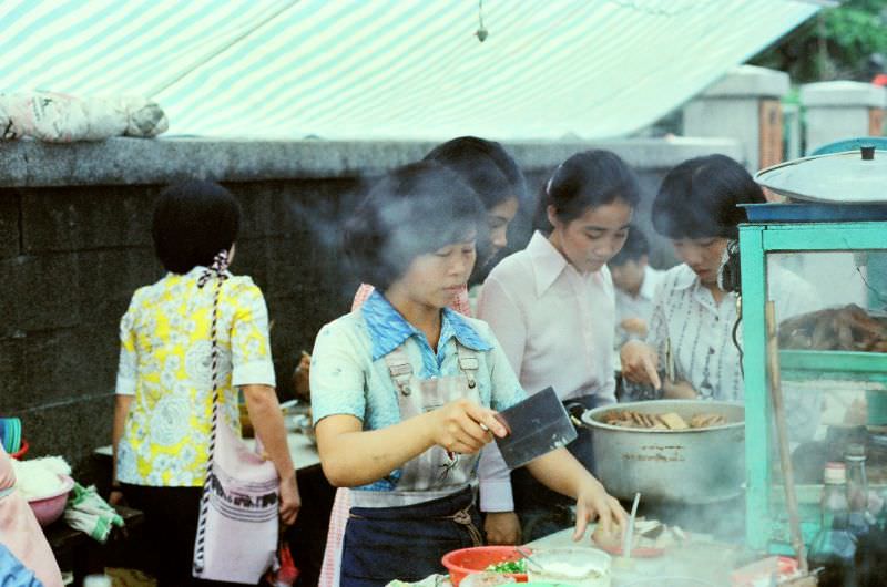 Exploring the Daily Life of 1970s Taipei Through Fascinating Vintage Photos