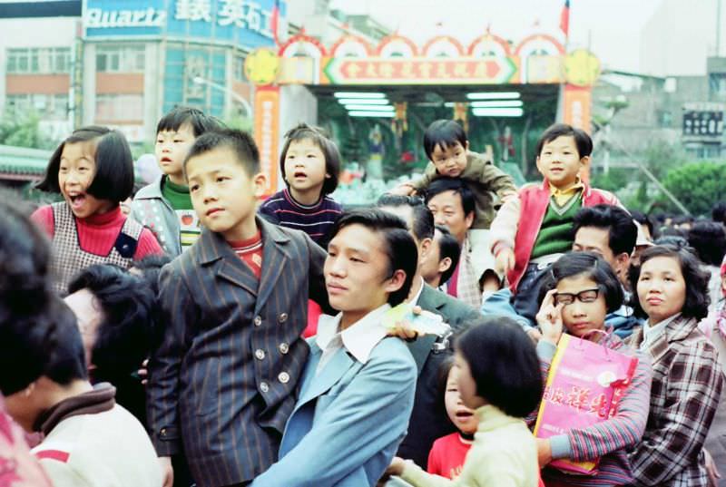 Exploring the Daily Life of 1970s Taipei Through Fascinating Vintage Photos