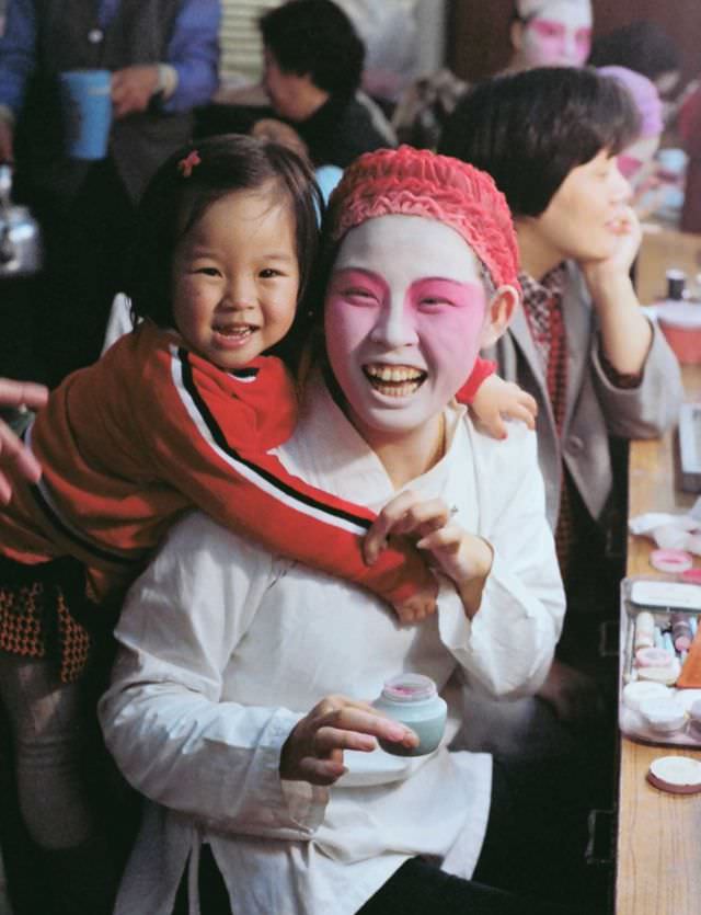 Exploring the Daily Life of 1970s Taipei Through Fascinating Vintage Photos