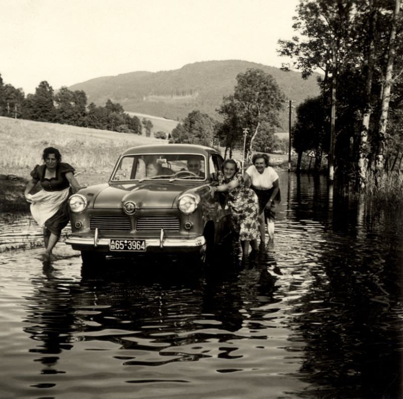 Ford Taunus 12 M, Traunstein, Bavarian town, July 12, 1954