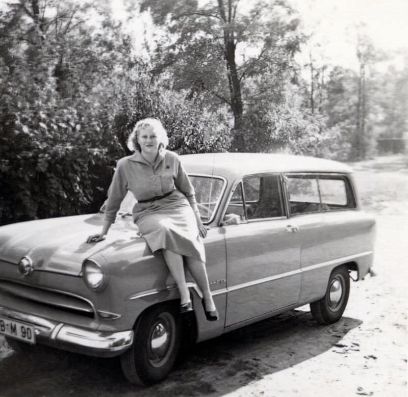 Ford Taunus 15 M Kombi, West Berlin, summertime, 1956