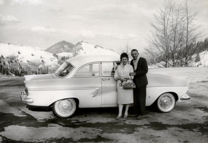 Ford Taunus 17 M de Luxe, Alpine road, sunny winter's day, 1958