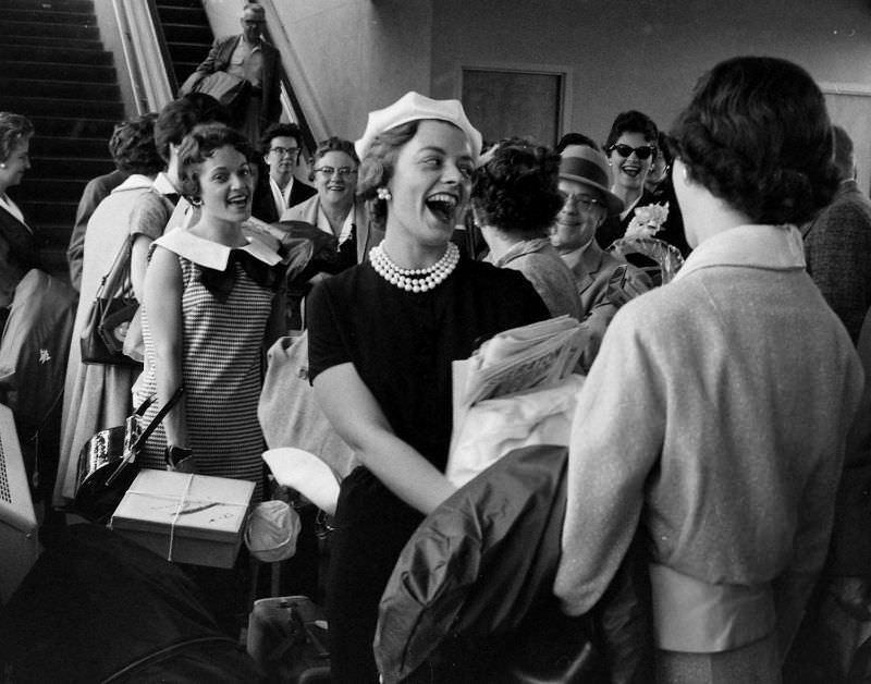 A Peek into the Past: Daily Life at a Texas Stewardess School in 1958