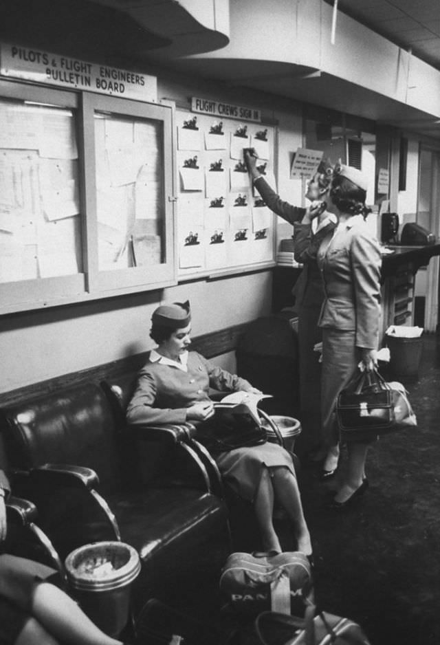 A Peek into the Past: Daily Life at a Texas Stewardess School in 1958