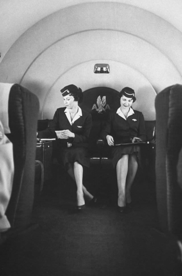 A Peek into the Past: Daily Life at a Texas Stewardess School in 1958