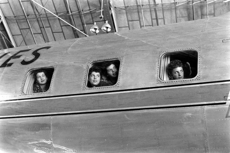 A Peek into the Past: Daily Life at a Texas Stewardess School in 1958