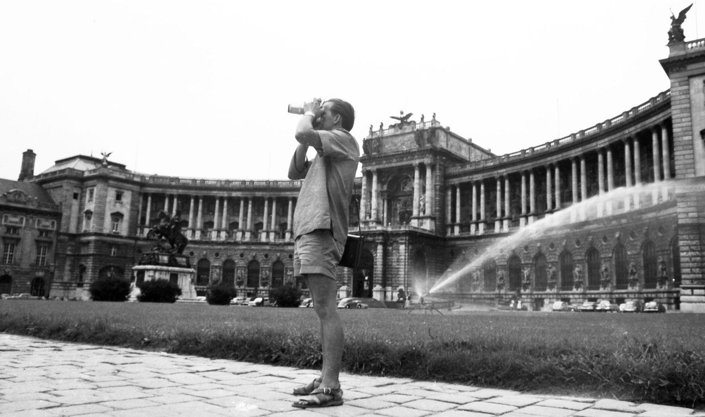 The 7th World Youth Festival in Vienna, established in 1945 by the Communist WFDY, attracted 18,000 participants from 137 countries in 1959.