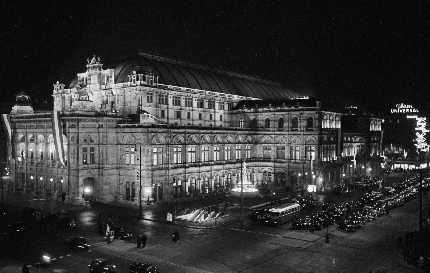 Grand gala for the reopening of the Vienna Opera with Beethoven's Fidelio in 1955.