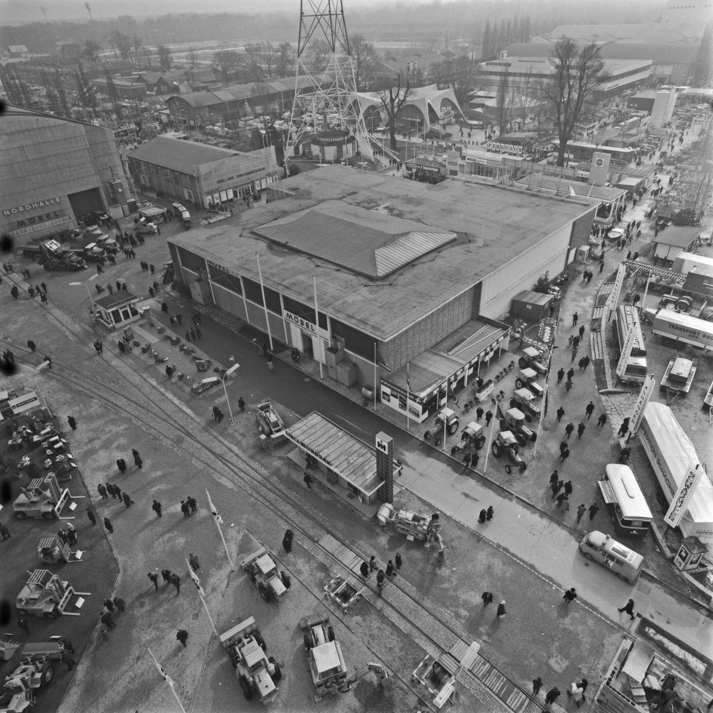 View over the exhibition area of Vienna International Fair in 1958.