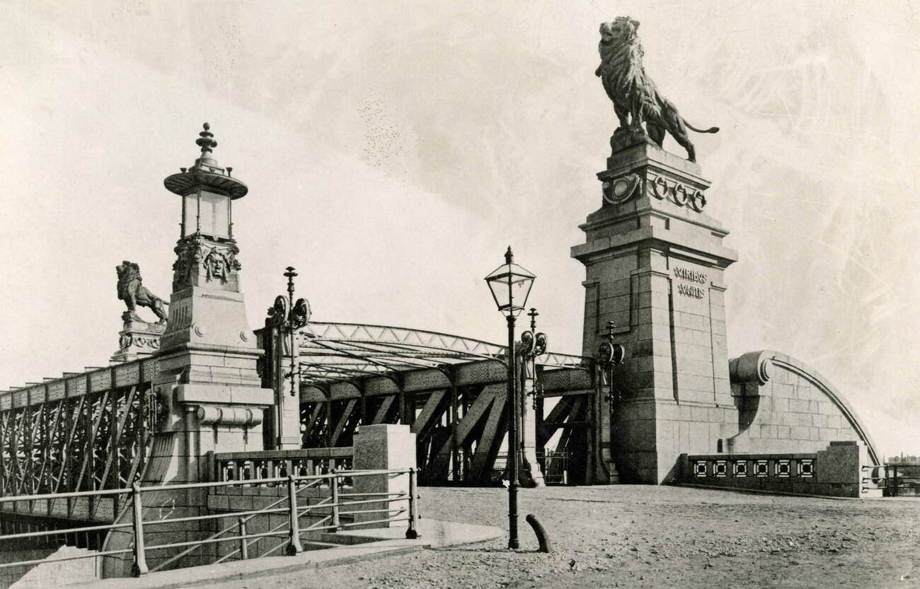 Lions Bridge, Schemerl, Nussdorf, Weir, and Lock in Vienna, Austria.