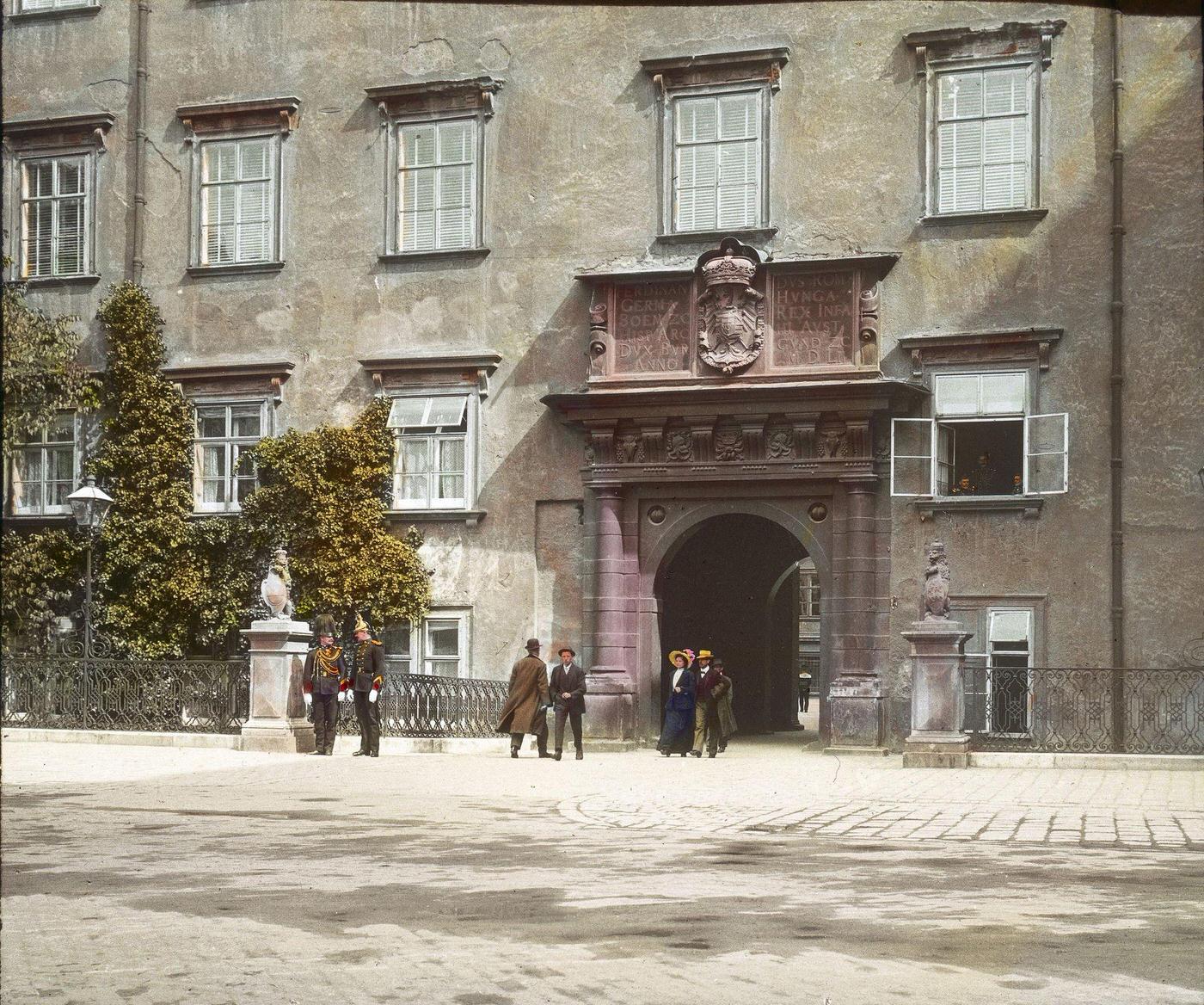 The Swiss gate in the Hofburg Imperial Palace in Vienna's first district, 1900.