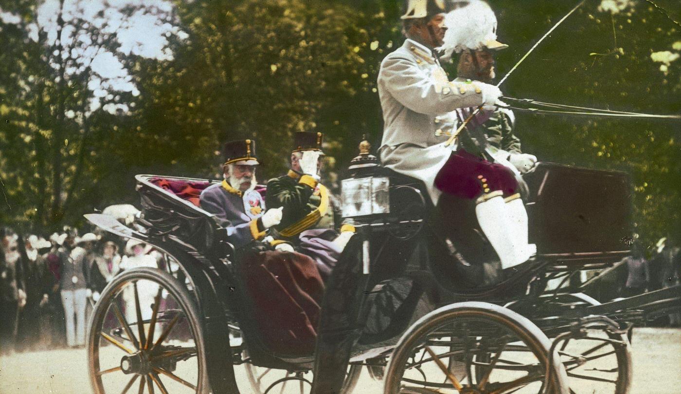 Emperor Franz Joseph on his daily way from the Hofburg (Imperial Palace) to Schoenbrunn. Vienna, 1905.