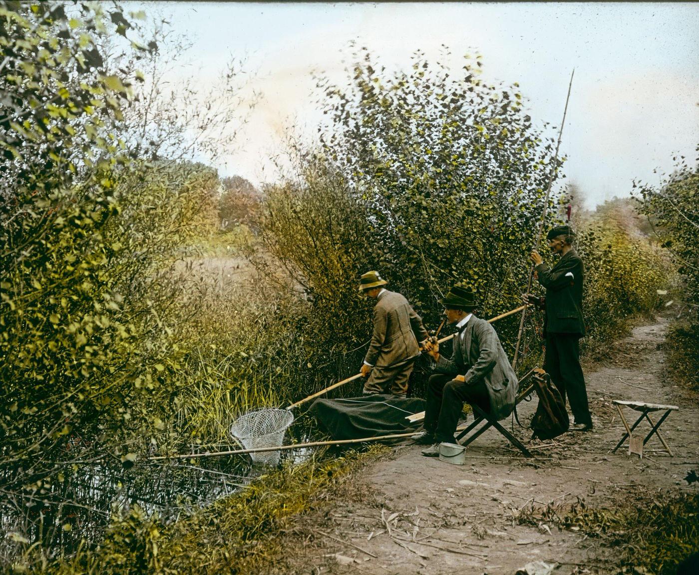 Fishermen angling in the Viennese Prater. Green Prater, 1905.