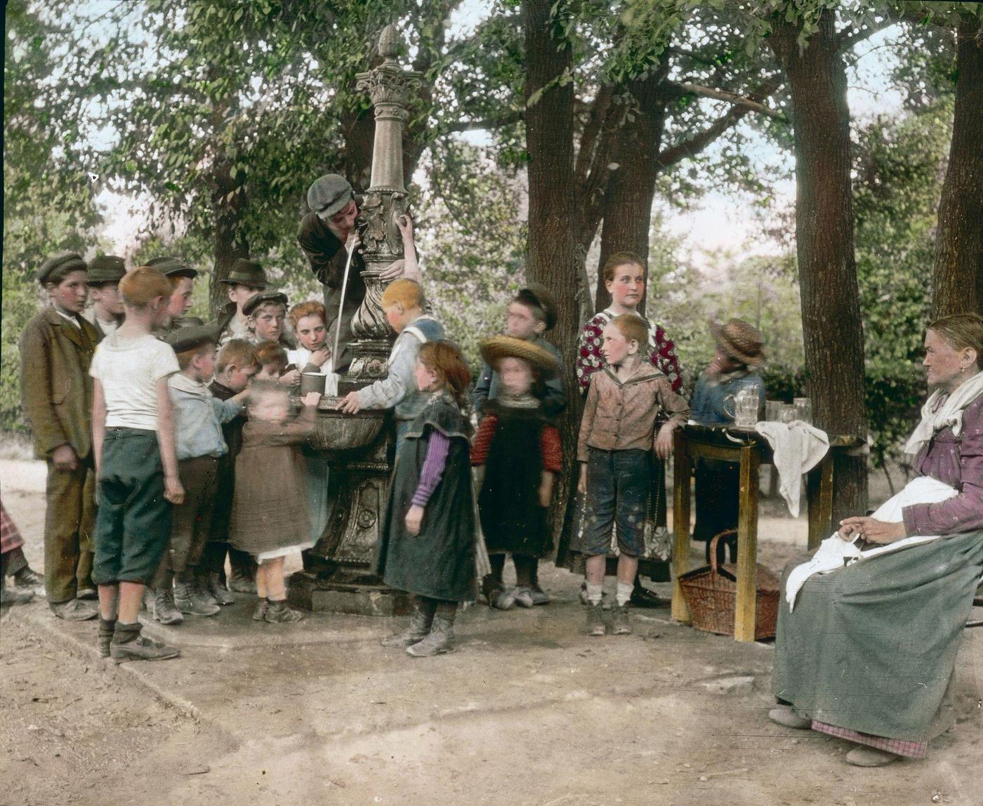 Drinking fountain at the Viennese Prater, 1905.