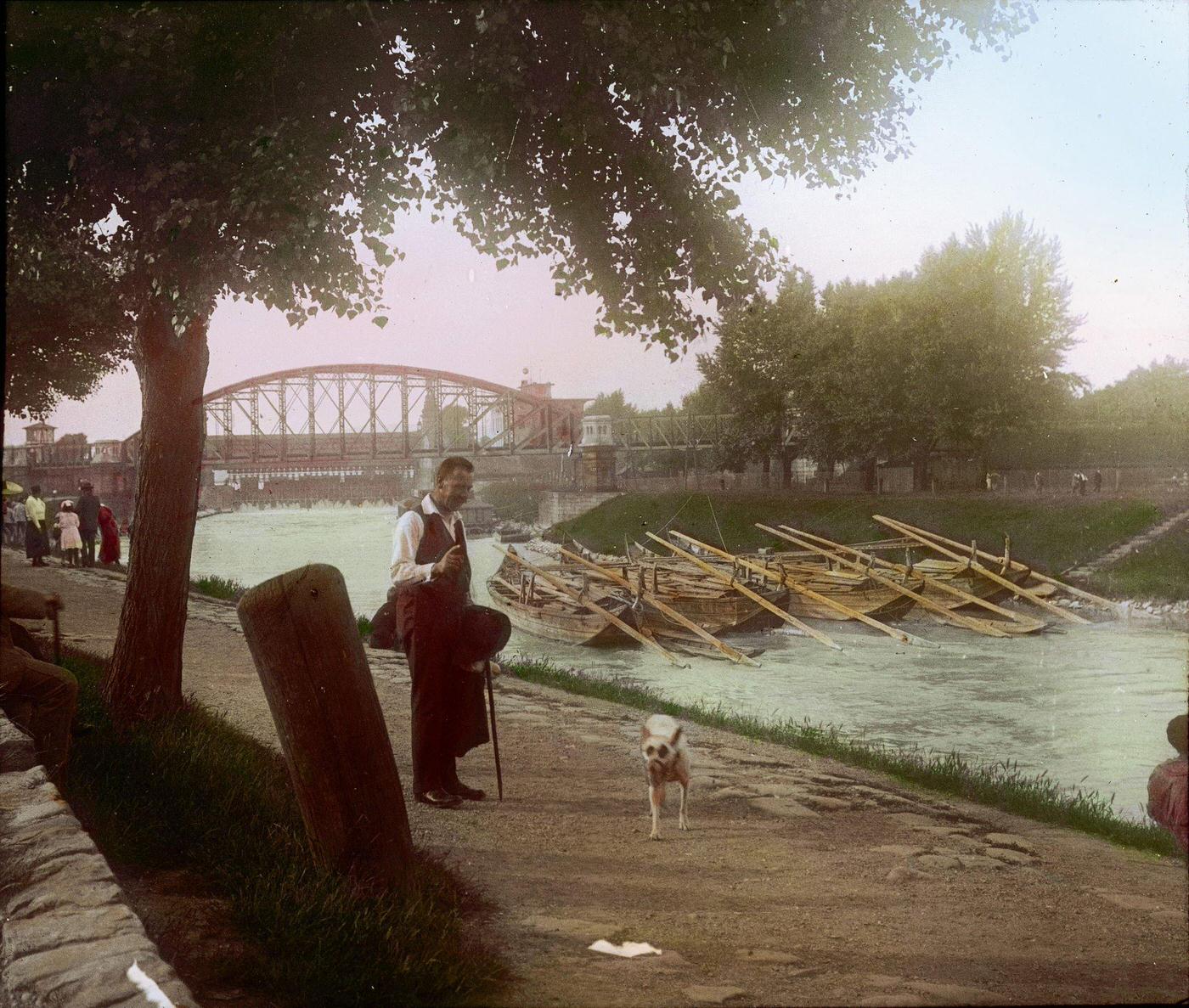 View from the Nussdorfer Laende towards the Nussdorfer Wehr, 1905.