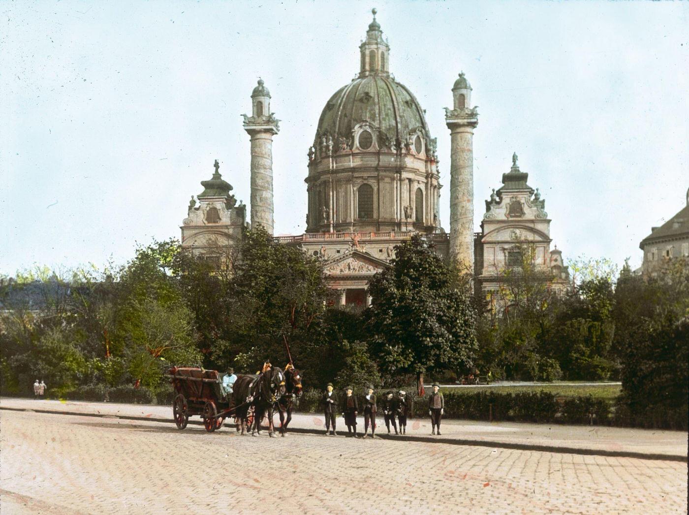 Karlskirche (St. Charles' Church) at Karlsplatz in Vienna's 4th district, 1905.