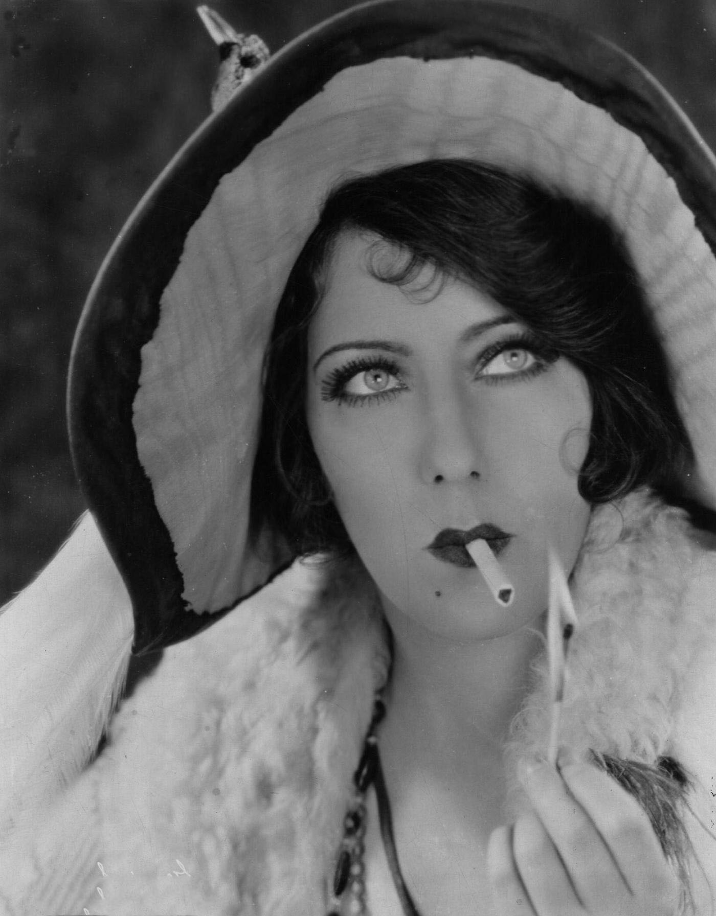Gloria Swanson in 'Sadie Thompson', 1928: Silent Film Star Embraces Complexity and Cigarettes