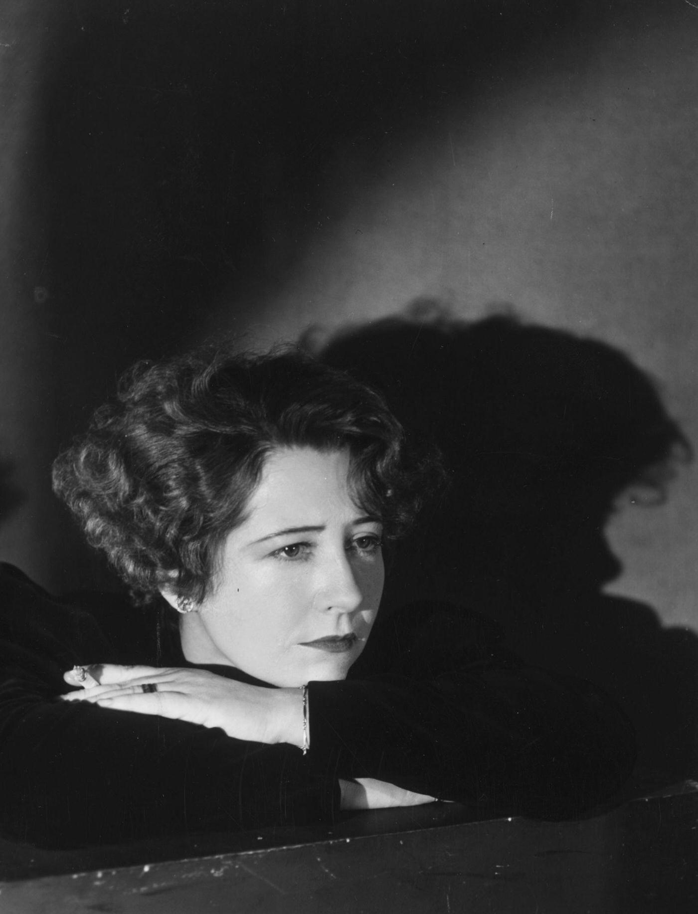 French Actress Yvonne Arnaud, 1922: Effortlessly Elegant with a Cigarette