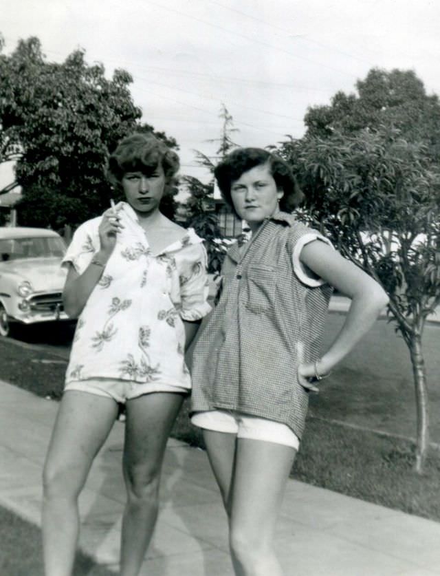 Lighting Up the Past: Vintage Photos of Women Smoking Cigarettes from the 1920s to 1950s