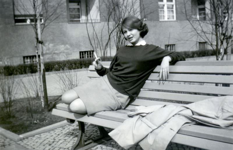 Lighting Up the Past: Vintage Photos of Women Smoking Cigarettes from the 1920s to 1950s