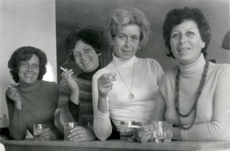 Lighting Up the Past: Vintage Photos of Women Smoking Cigarettes from the 1920s to 1950s