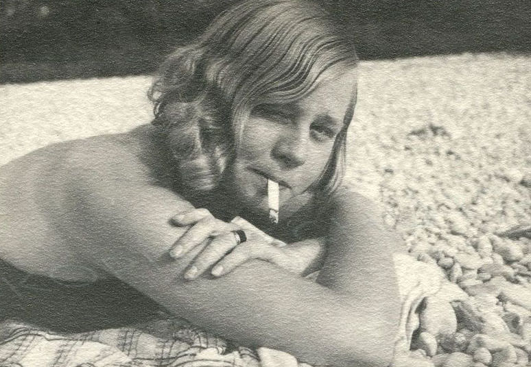 Lighting Up the Past: Vintage Photos of Women Smoking Cigarettes from the 1920s to 1950s