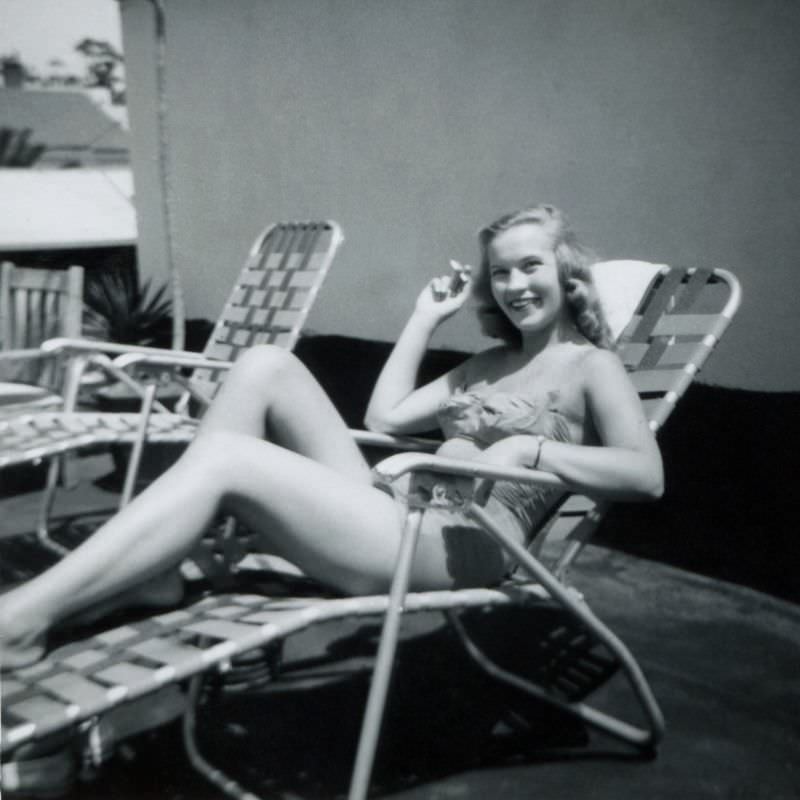 Lighting Up the Past: Vintage Photos of Women Smoking Cigarettes from the 1920s to 1950s