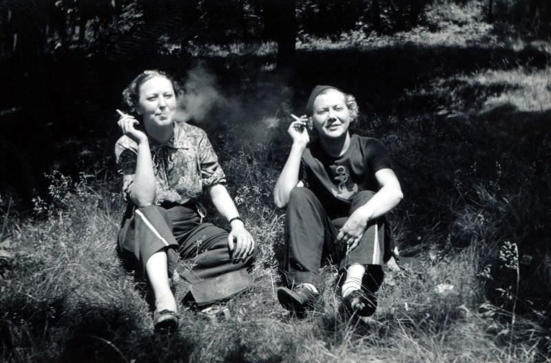 Lighting Up the Past: Vintage Photos of Women Smoking Cigarettes from the 1920s to 1950s