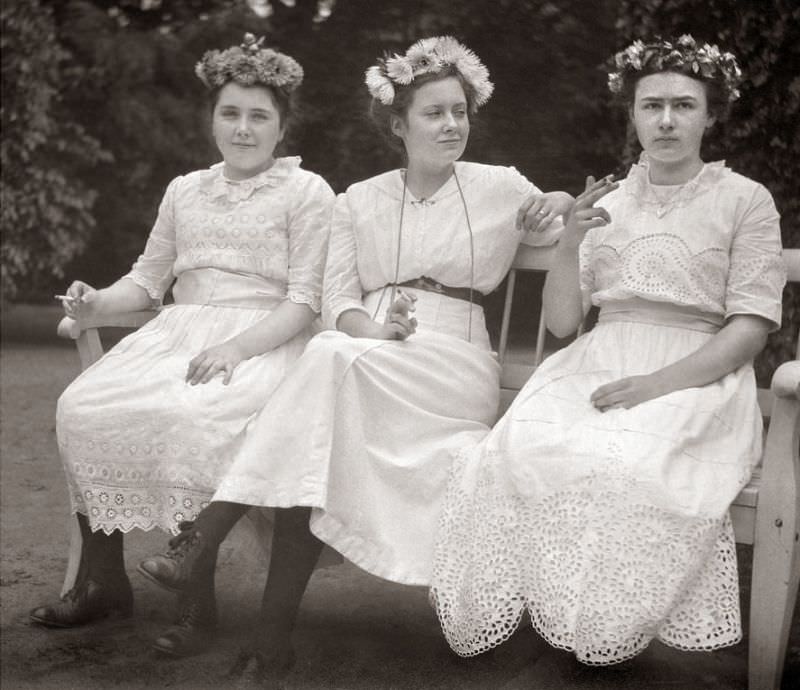 Lighting Up the Past: Vintage Photos of Women Smoking Cigarettes from the 1920s to 1950s