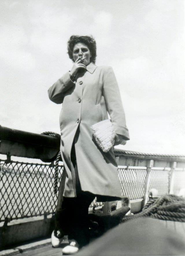 Lighting Up the Past: Vintage Photos of Women Smoking Cigarettes from the 1920s to 1950s