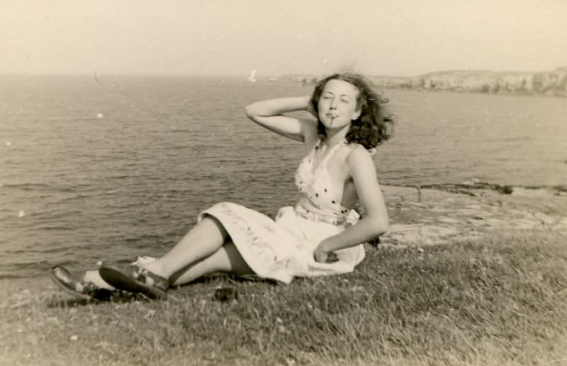 Lighting Up the Past: Vintage Photos of Women Smoking Cigarettes from the 1920s to 1950s