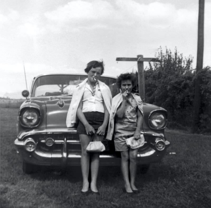 Lighting Up the Past: Vintage Photos of Women Smoking Cigarettes from the 1920s to 1950s