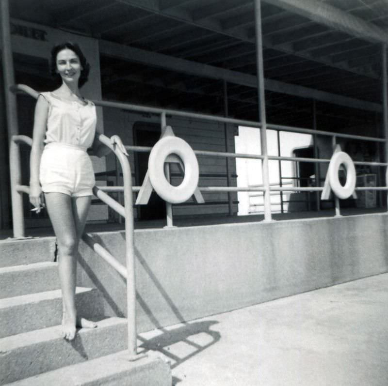 Lighting Up the Past: Vintage Photos of Women Smoking Cigarettes from the 1920s to 1950s