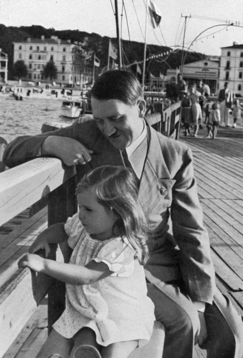 Adorable Photos of Adolf Hitler with Helga Goebbels, his Favorite little Girl