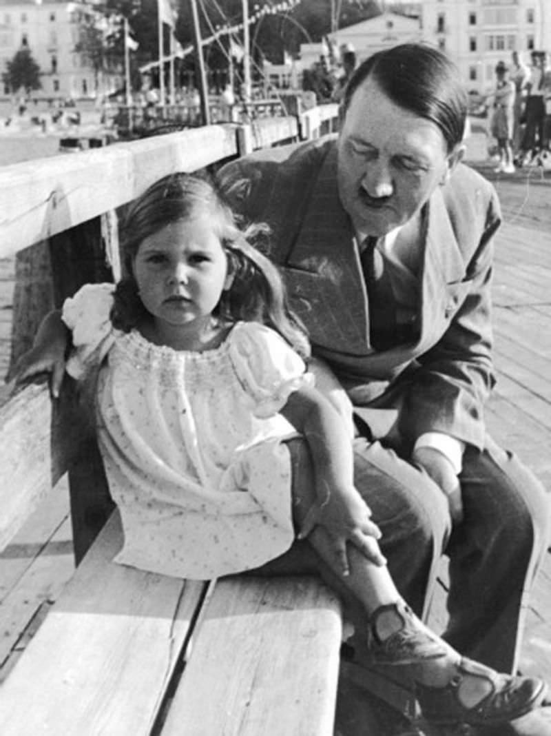 Adorable Photos of Adolf Hitler with Helga Goebbels, his Favorite little Girl