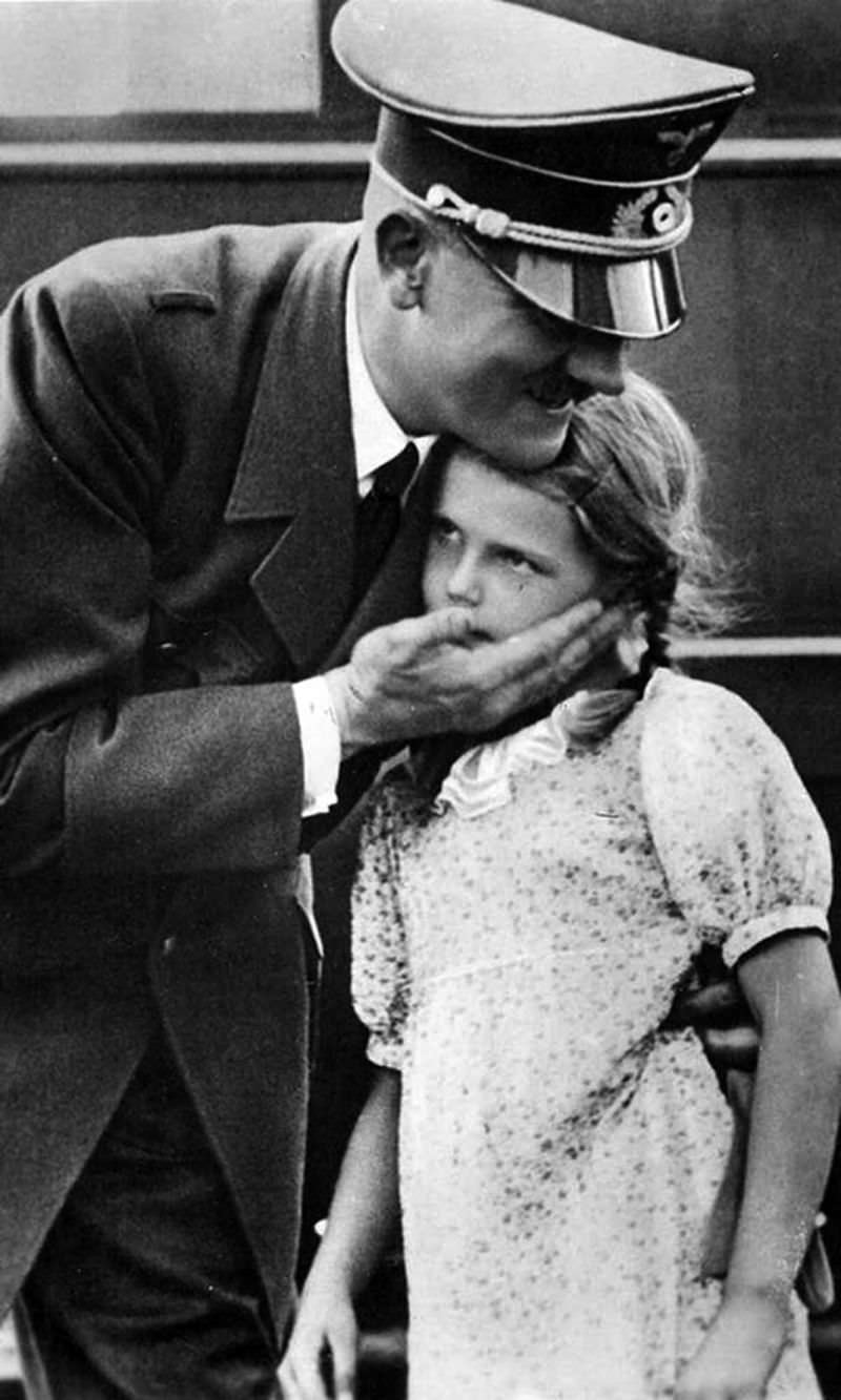Adorable Photos of Adolf Hitler with Helga Goebbels, his Favorite little Girl