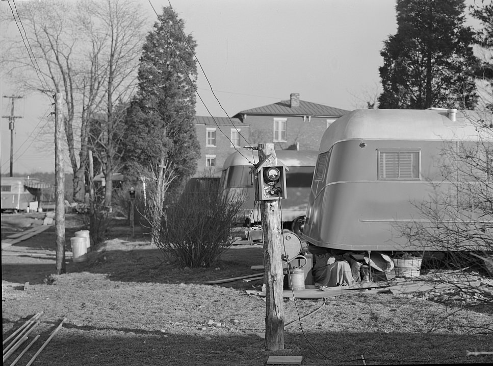 Each family in trailer has own electric meter box. Trailer camp on U.S. 1 outside of Alexandria, Virginia, 1941