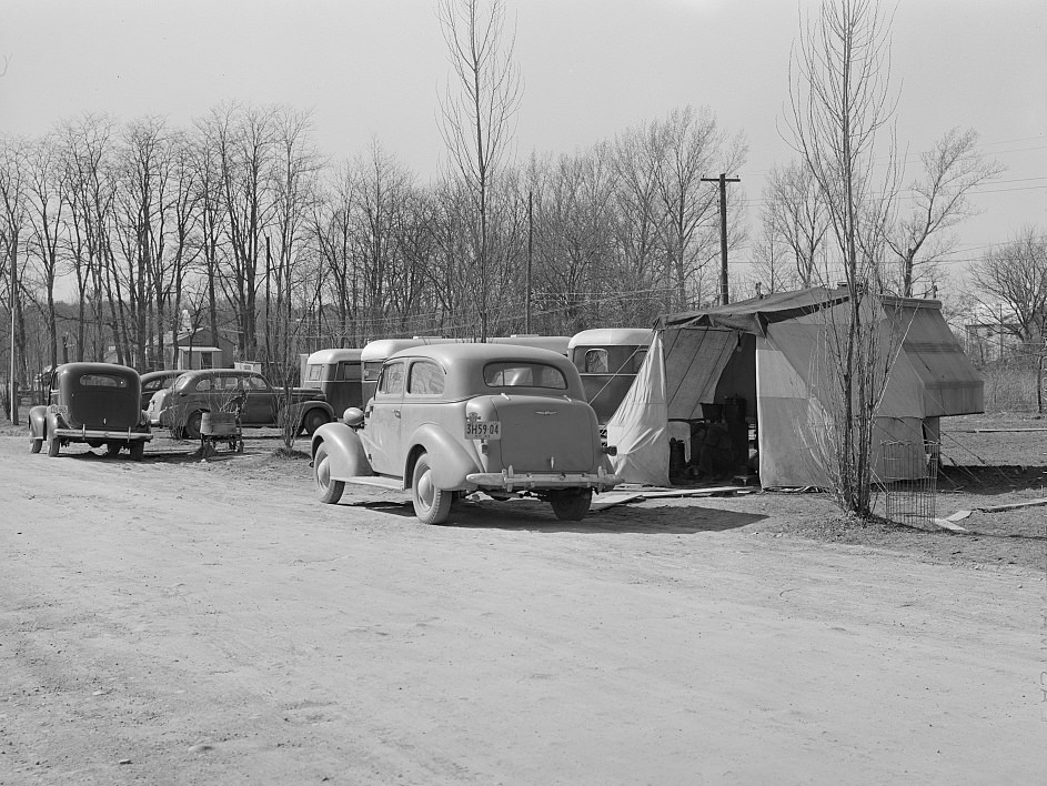 Last year this camp averaged two trailers at a time. It now has about twenty-five trailers occupied mostly by defense workers in Alexandria, Virginia, 1941