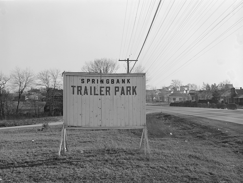 Sign in front of trailer camp on U.S. 1 outside of Alexandria, Virginia, 1941