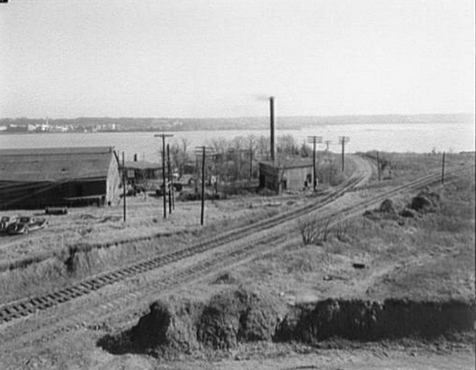 Potomac Electric Power Co. Alexandria plant. Ground site for Potomac Electric Power Co. Alexandria plant III, 1947