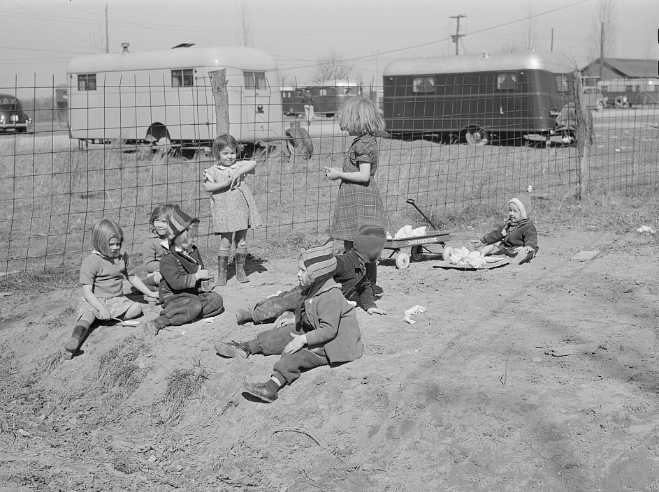 Children of defense workers playing in "their backyards." Trailer camp, Mount Vernon Highway, Alexandria, 1941