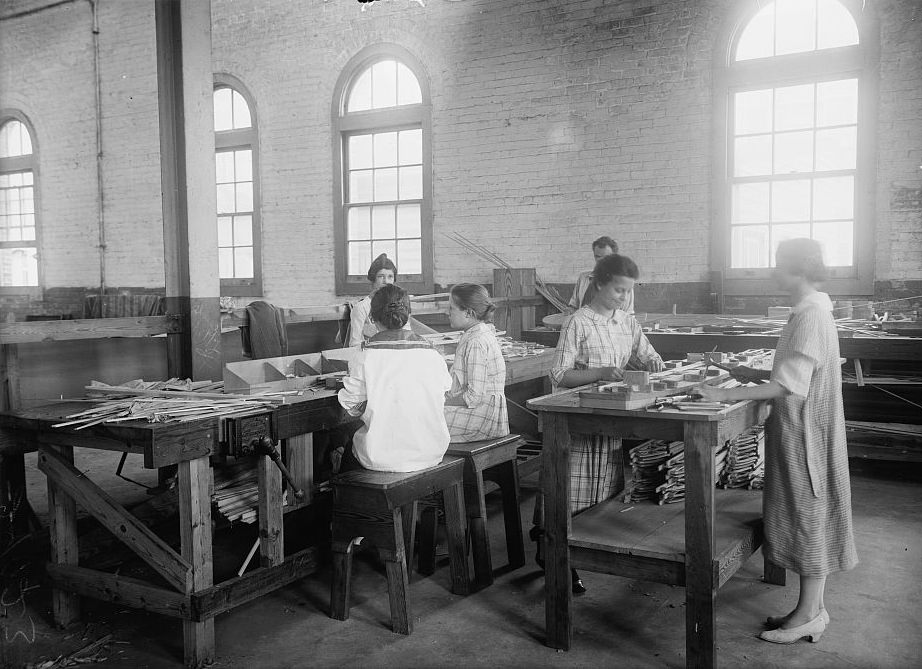 Alexandria Airplane Factory, 1918