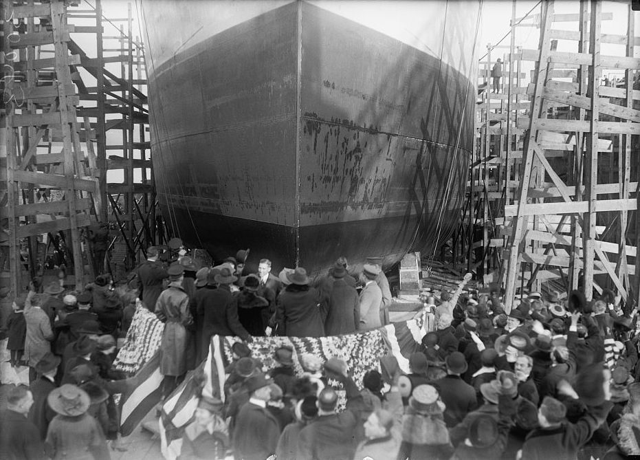 Emergency Fleet Corporation launches Gunston Hall in Alexandria, built for the corporation, 1919