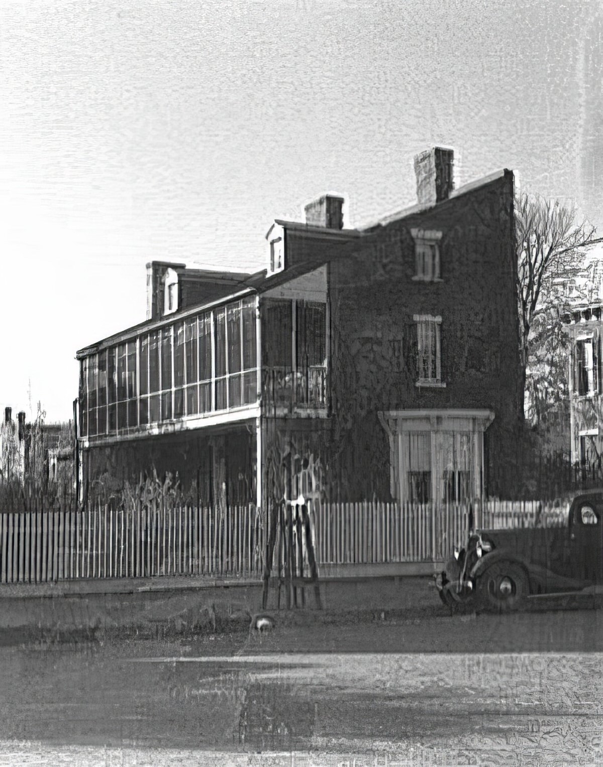 House in Alexandria. Flounder house, 1920