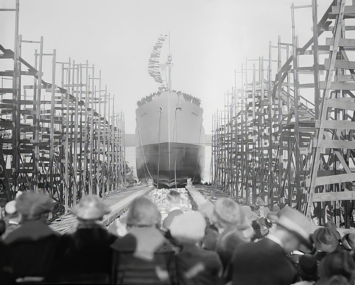 Ship launching of Annie E. Morse, 1920